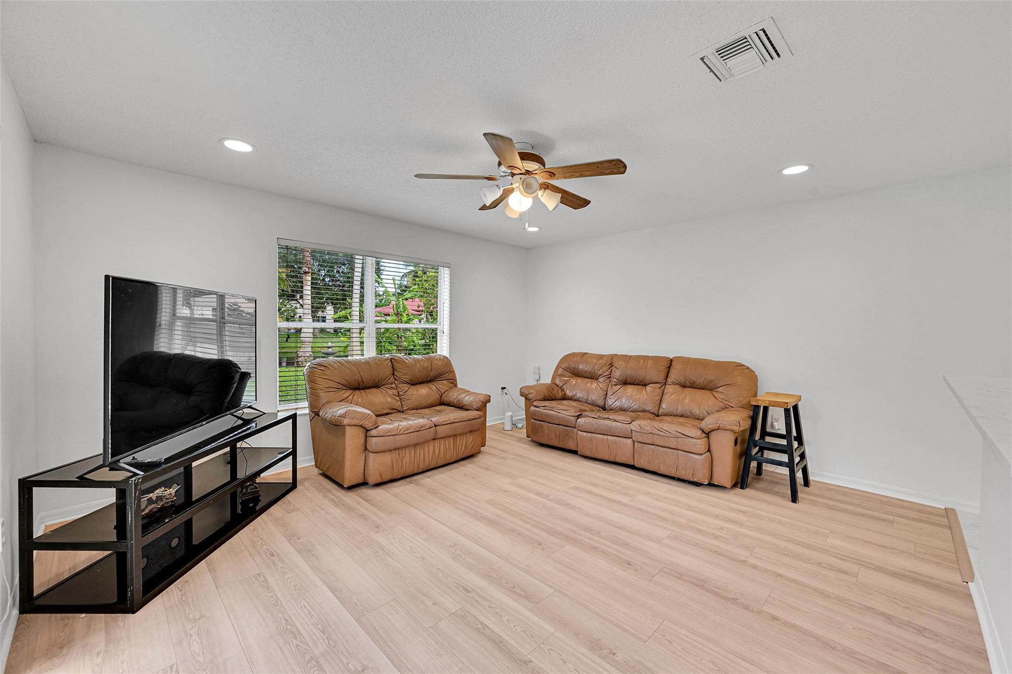 Enclave Wyndham Lakes - Residential