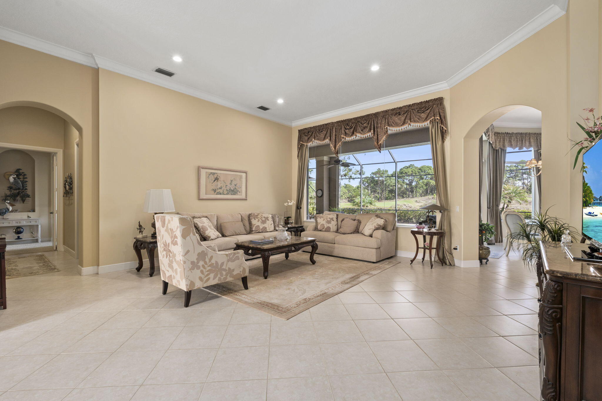 LAURELS - Residential