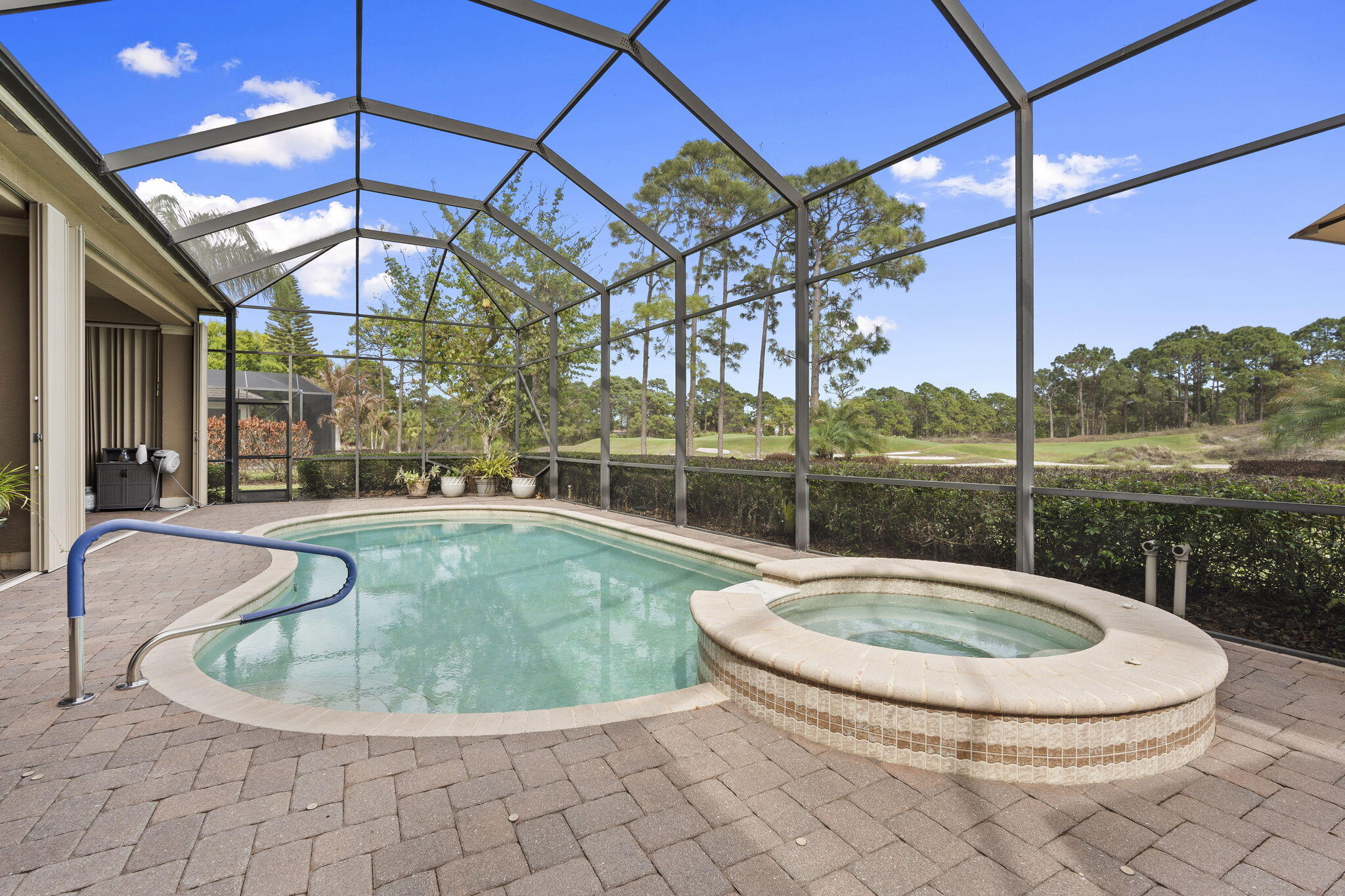 LAURELS - Residential