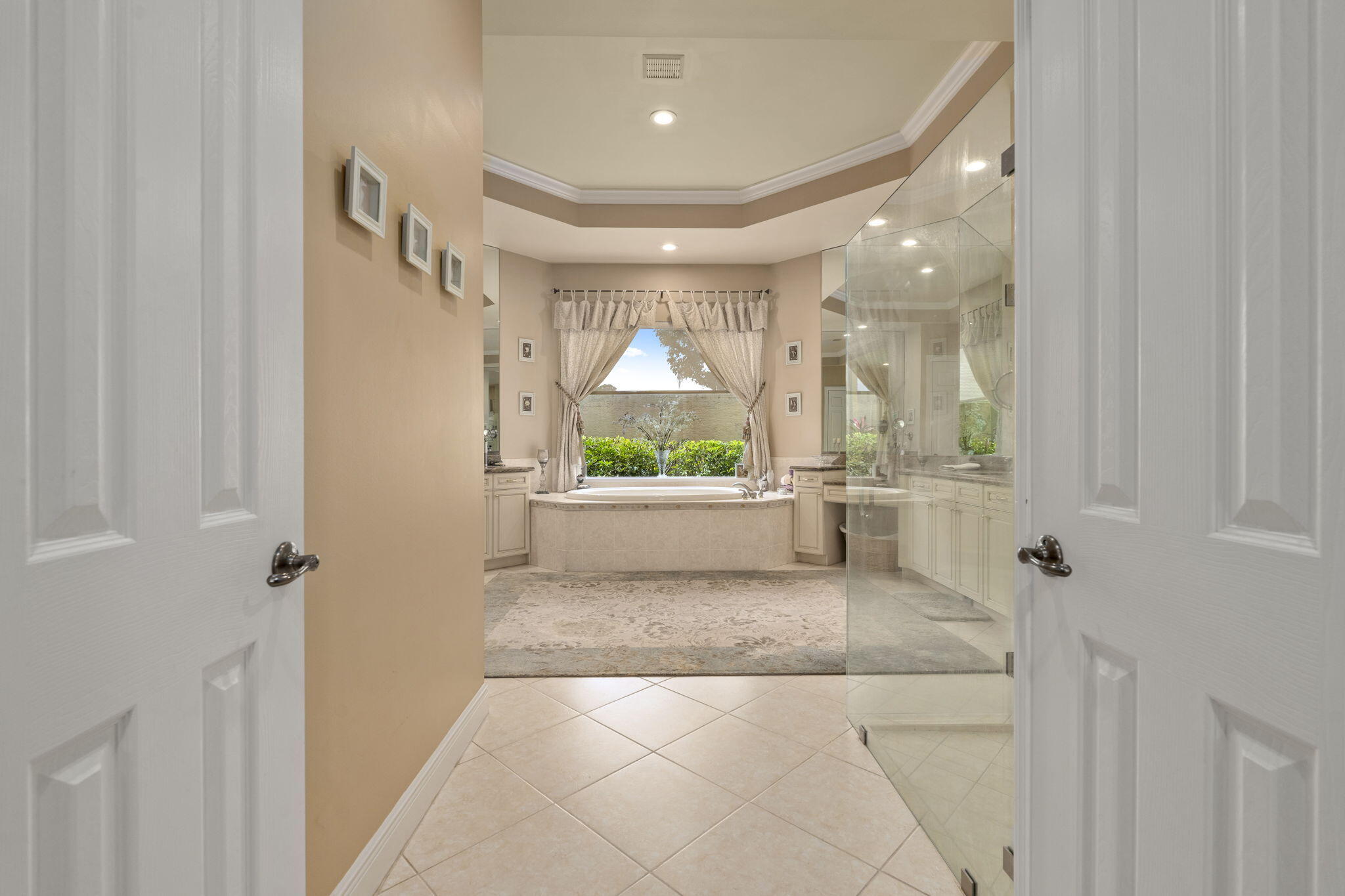 LAURELS - Residential