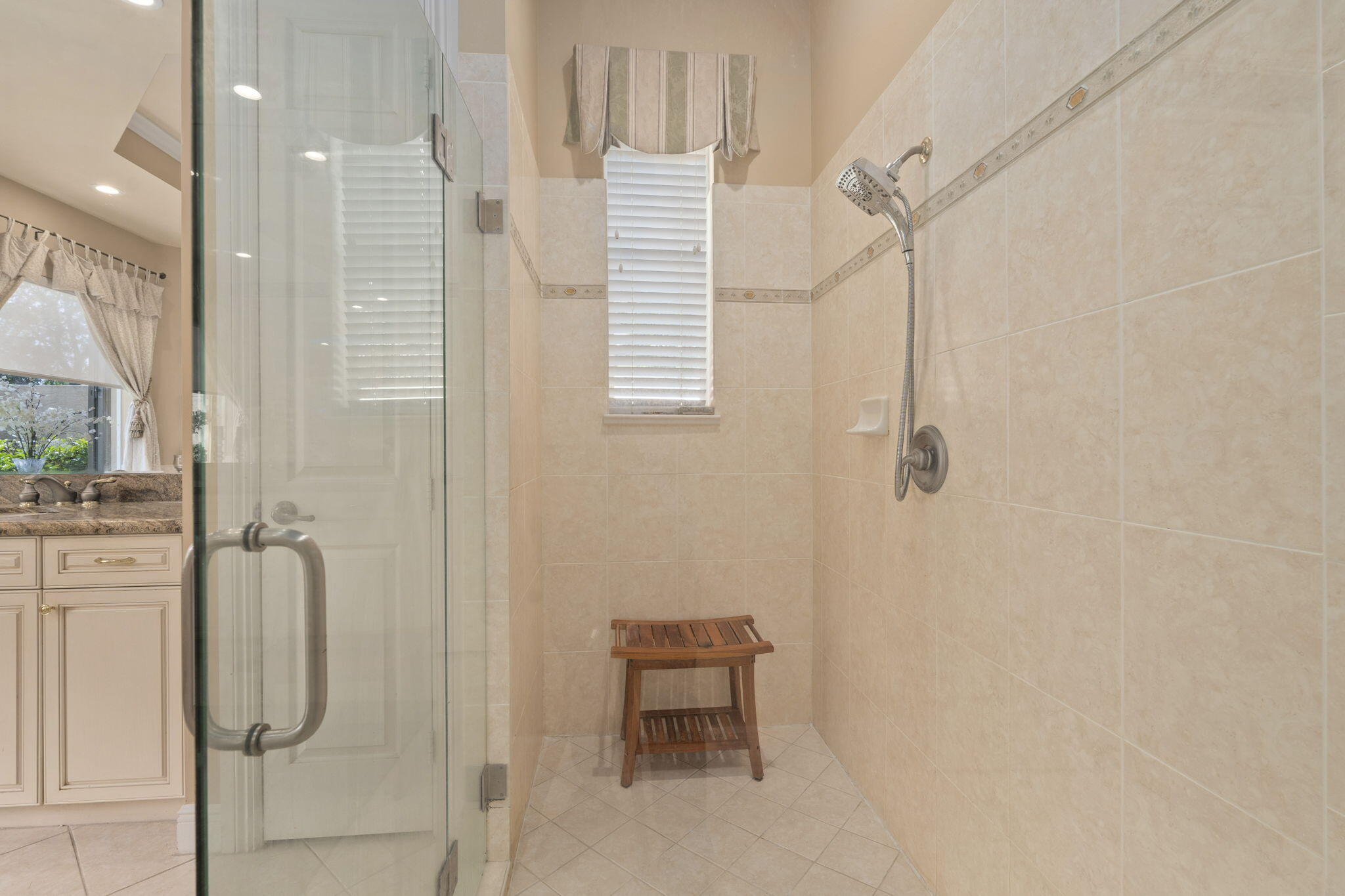 LAURELS - Residential