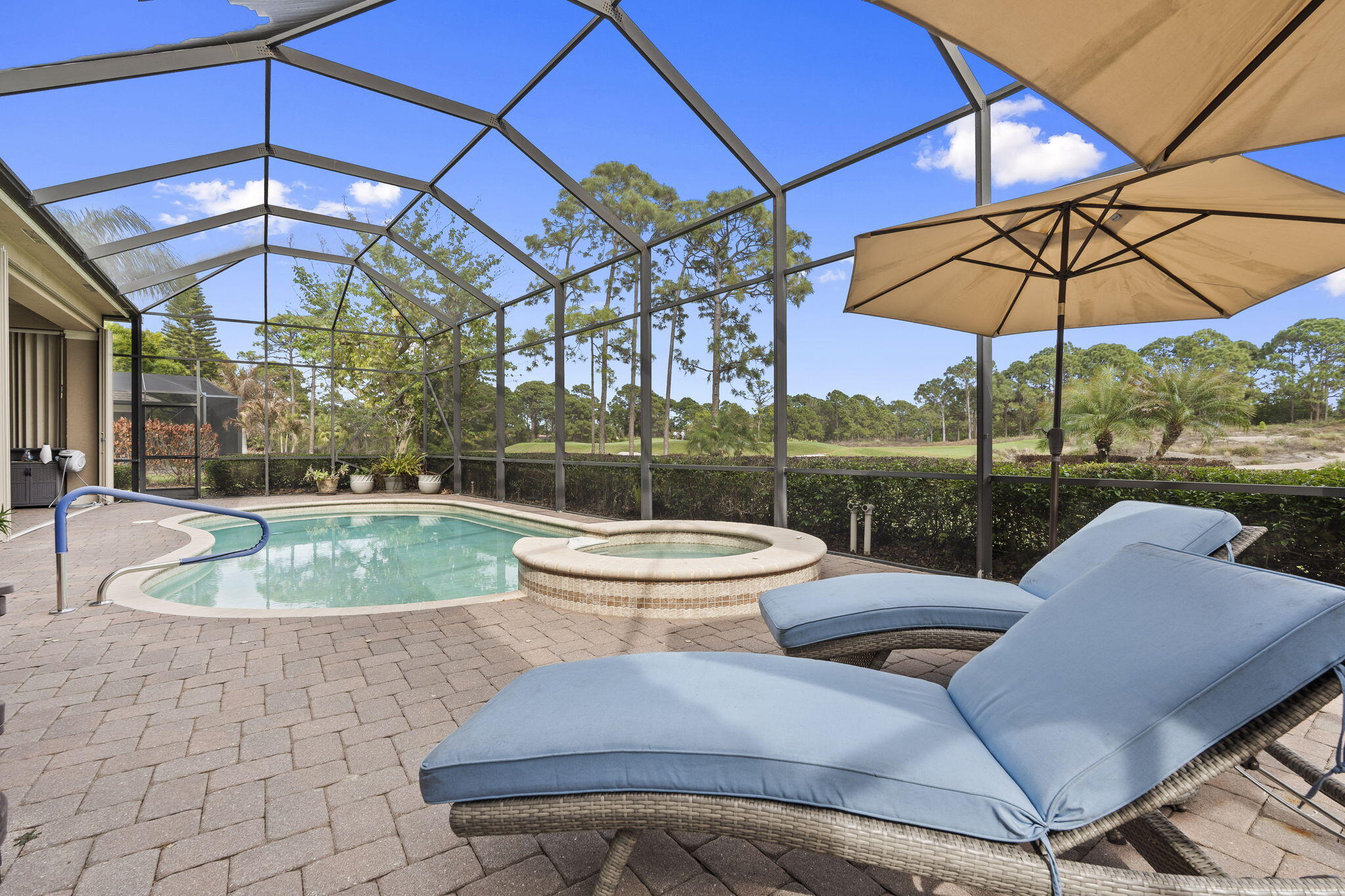 LAURELS - Residential