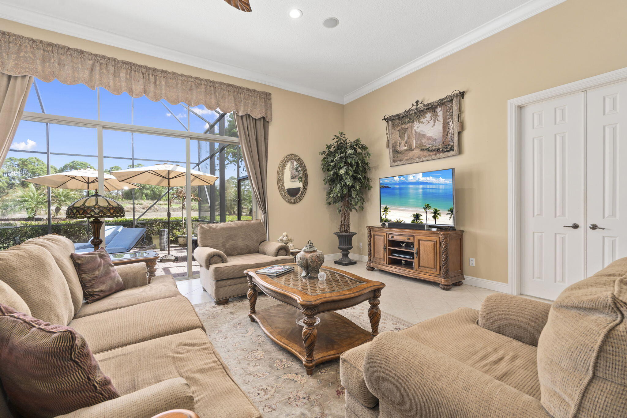 LAURELS - Residential