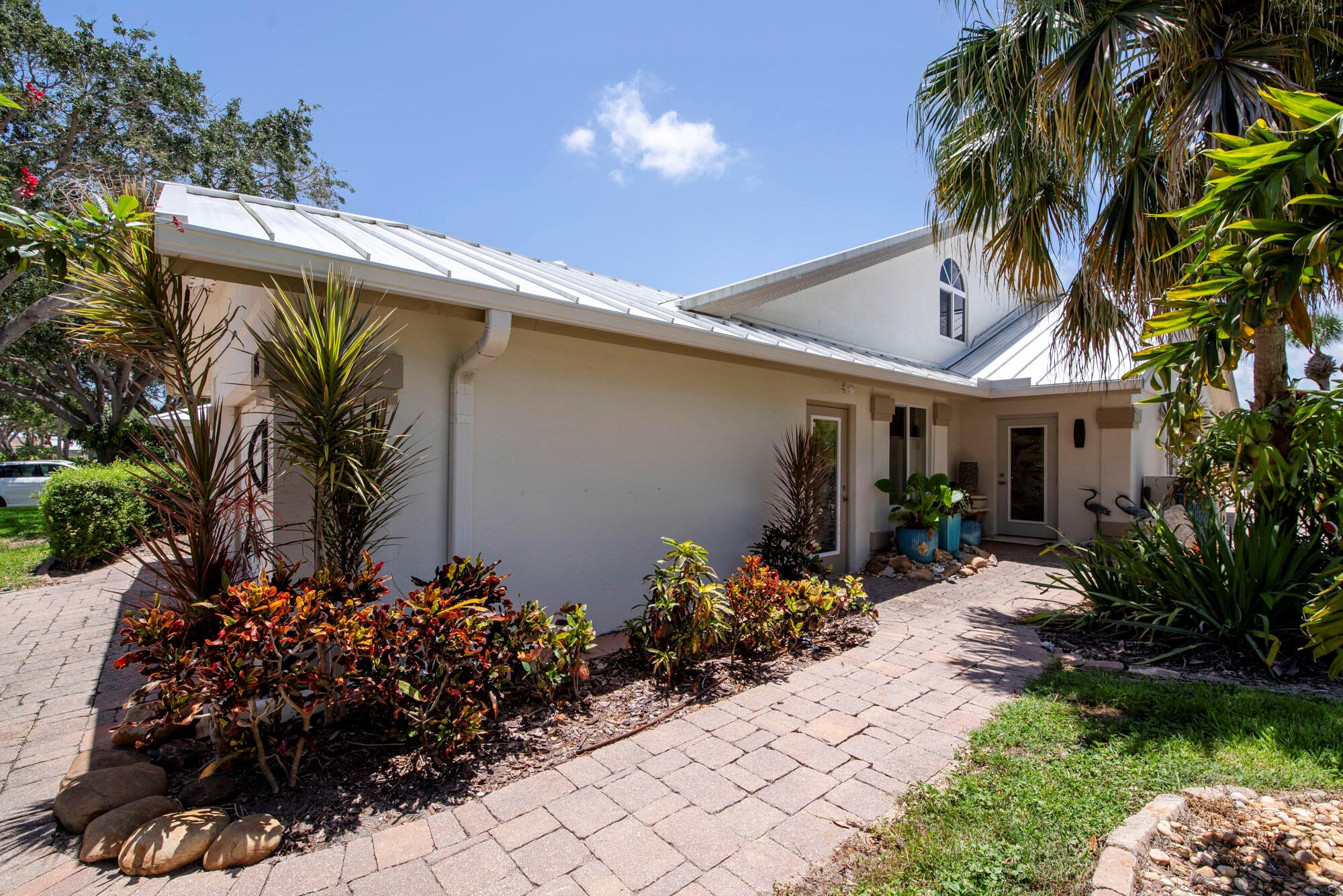 116 Dunes Edge Road, Jupiter, FL, 33477/$1,295,000 3 116 Dunes Edge Road
