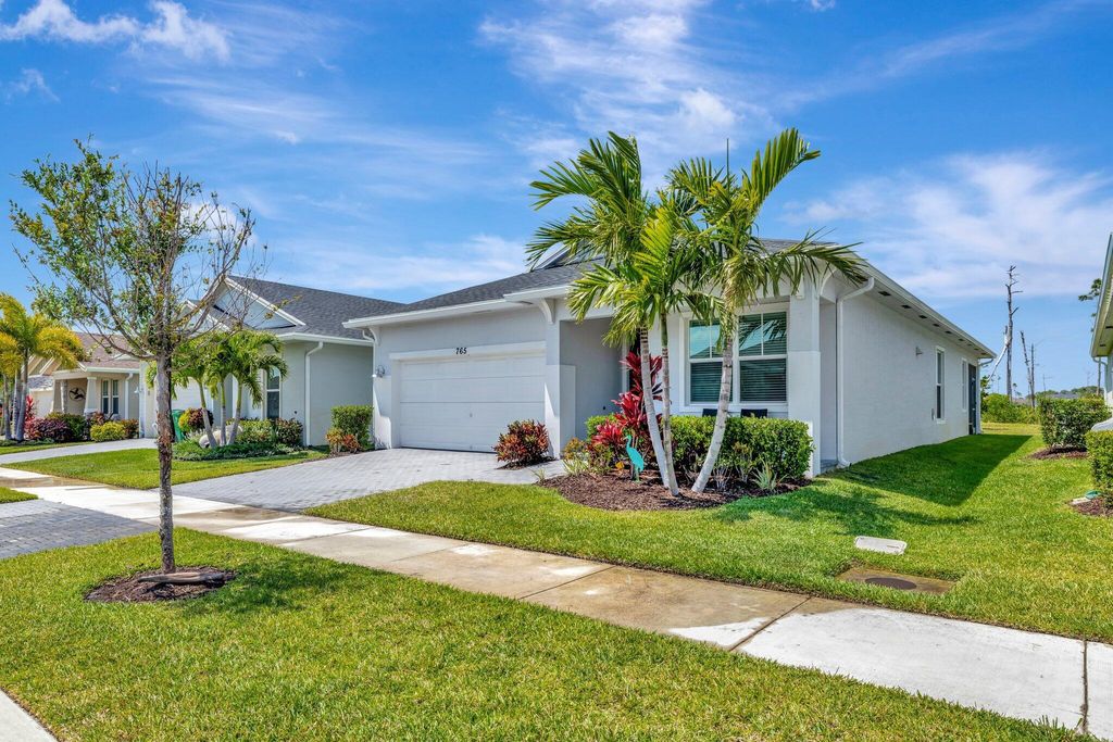 Photo of 765 SE Bloomfield Road, Port Saint Lucie, FL 34984 (MLS # R11084397)
