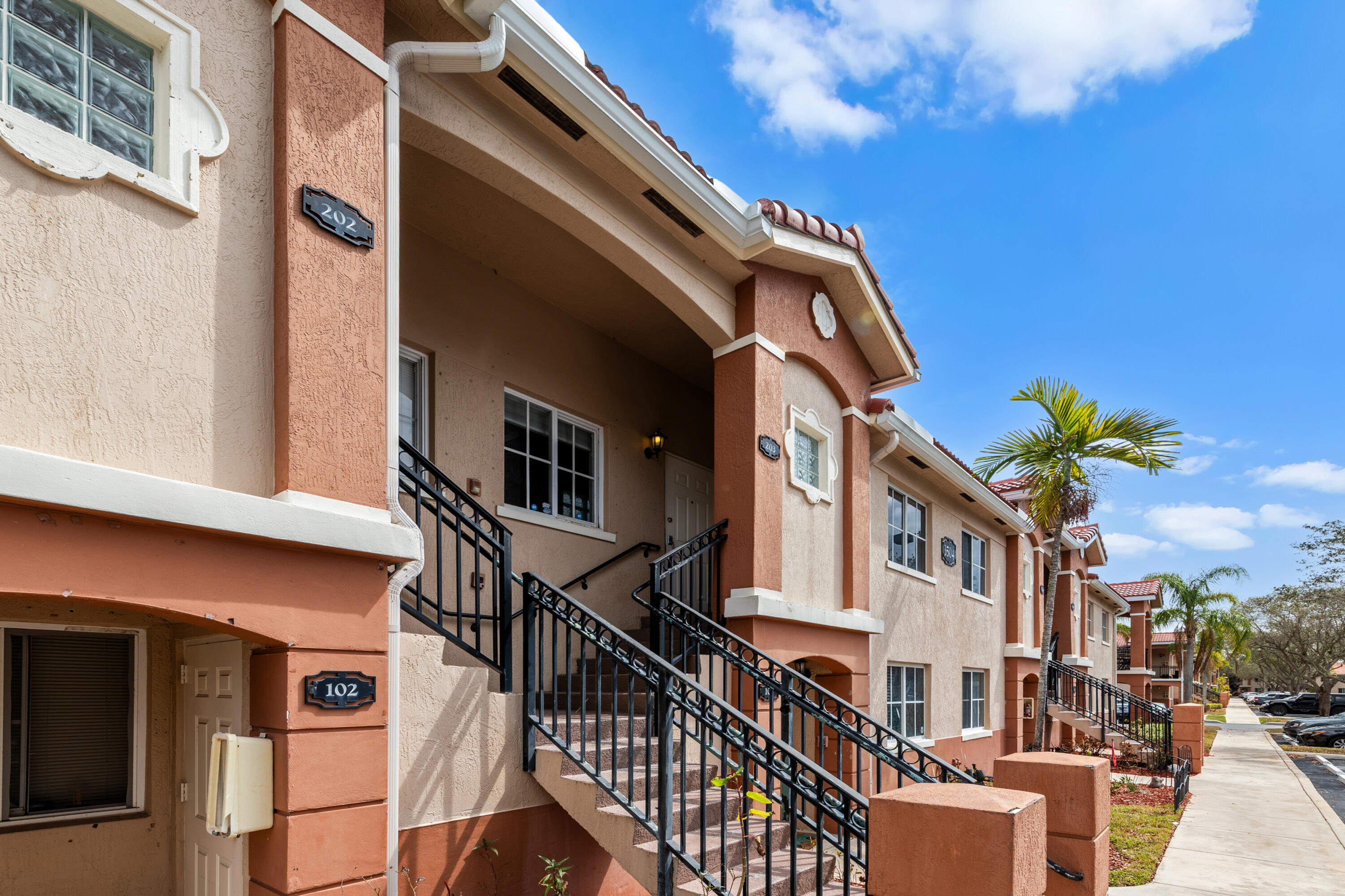 COVE AT BRIAR BAY CONDO - Residential