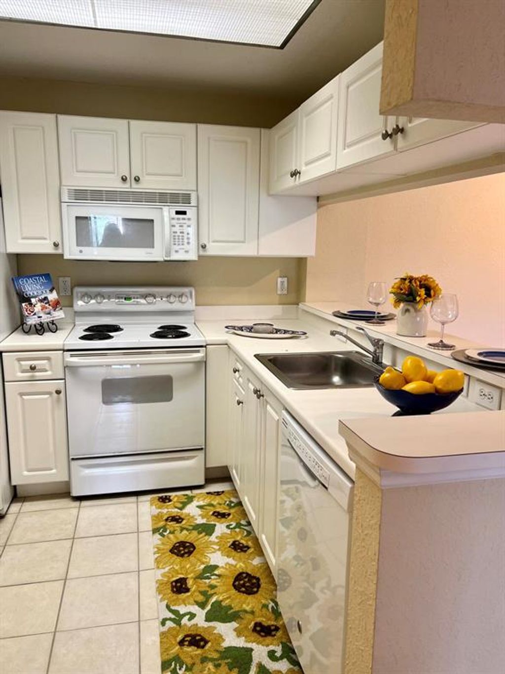 Photo of 2812 Grande Parkway #302, Palm Beach Gardens, FL 33410 (MLS # R10882600)