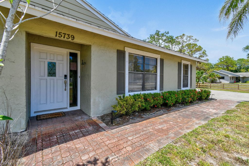 Photo of 15739 N 75th Way N, Palm Beach Gardens, FL 33418 (MLS # R11088451)