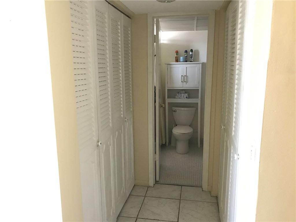 LAUDERDALE OAKS CONDO - Residential