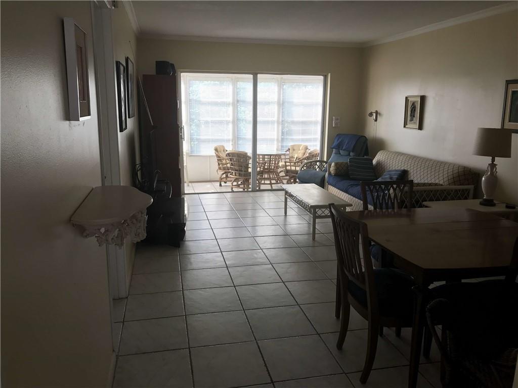 LAUDERDALE OAKS CONDO - Residential