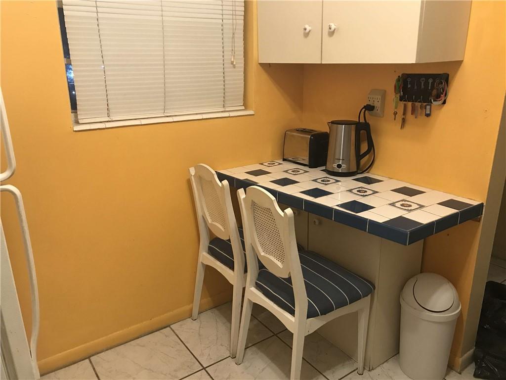 LAUDERDALE OAKS CONDO - Residential