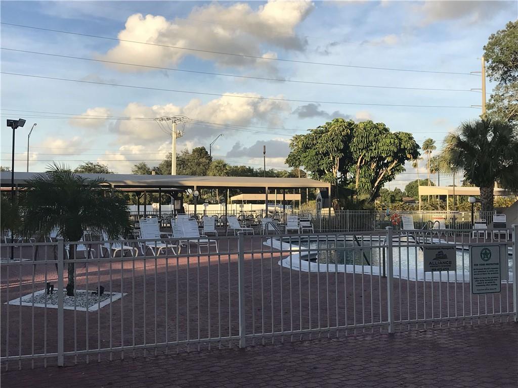 LAUDERDALE OAKS CONDO - Residential