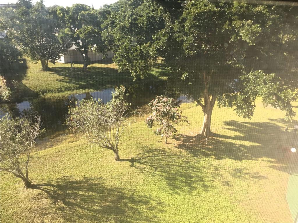 LAUDERDALE OAKS CONDO - Residential