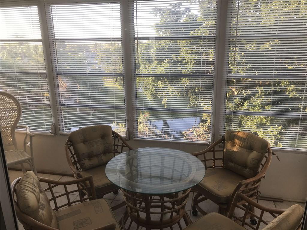 LAUDERDALE OAKS CONDO - Residential