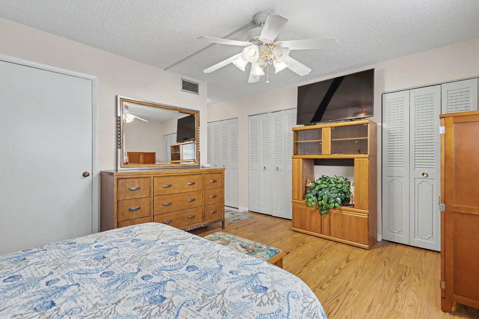 MEADOWBROOK LAKES CONDO - Residential