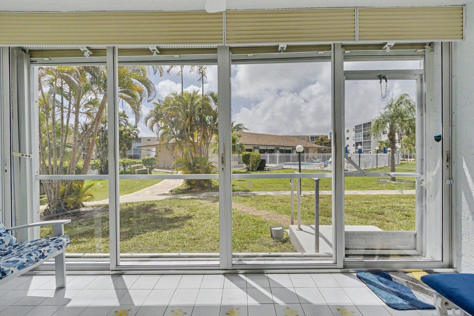 MEADOWBROOK LAKES CONDO - Residential