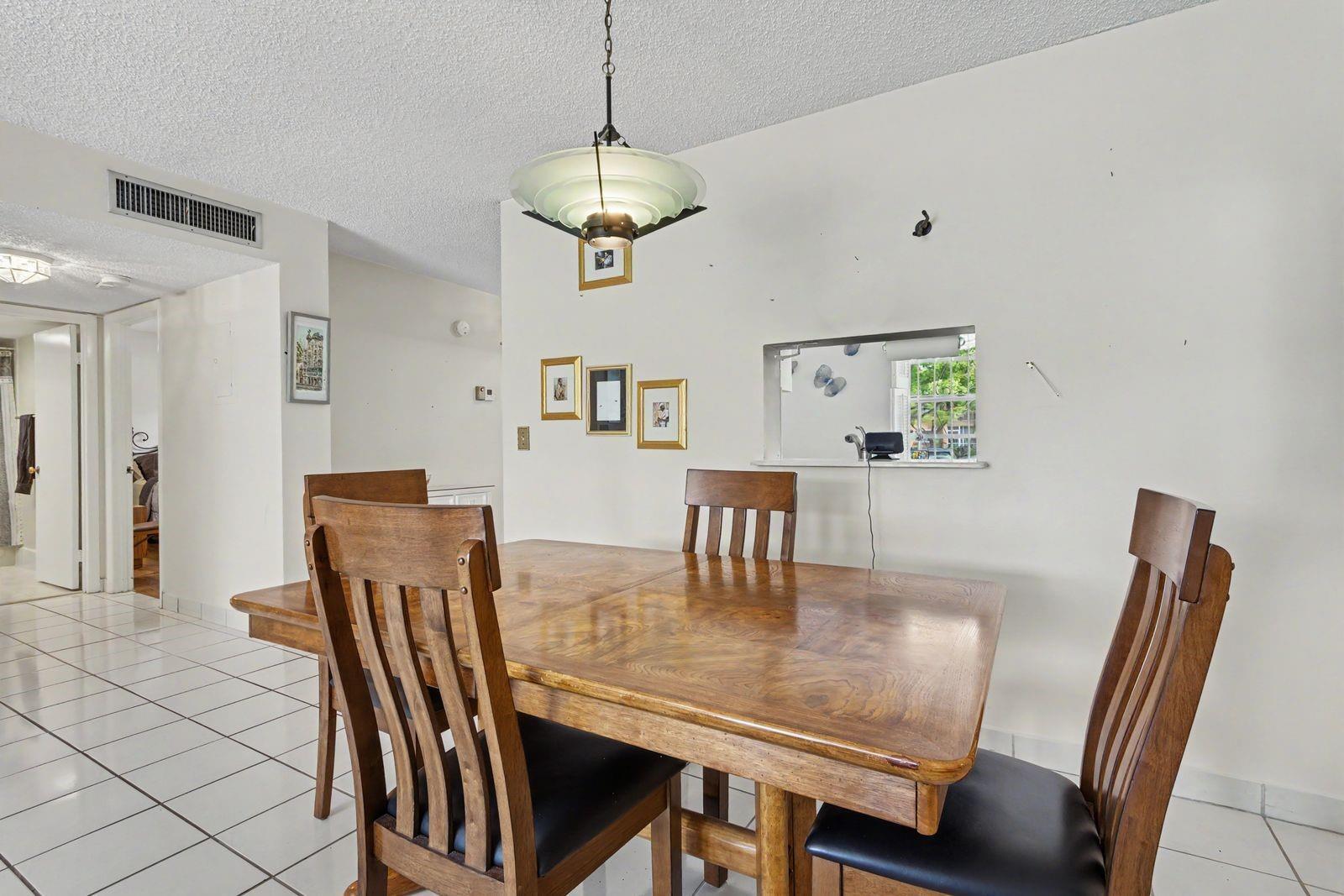 MEADOWBROOK LAKES CONDO - Residential