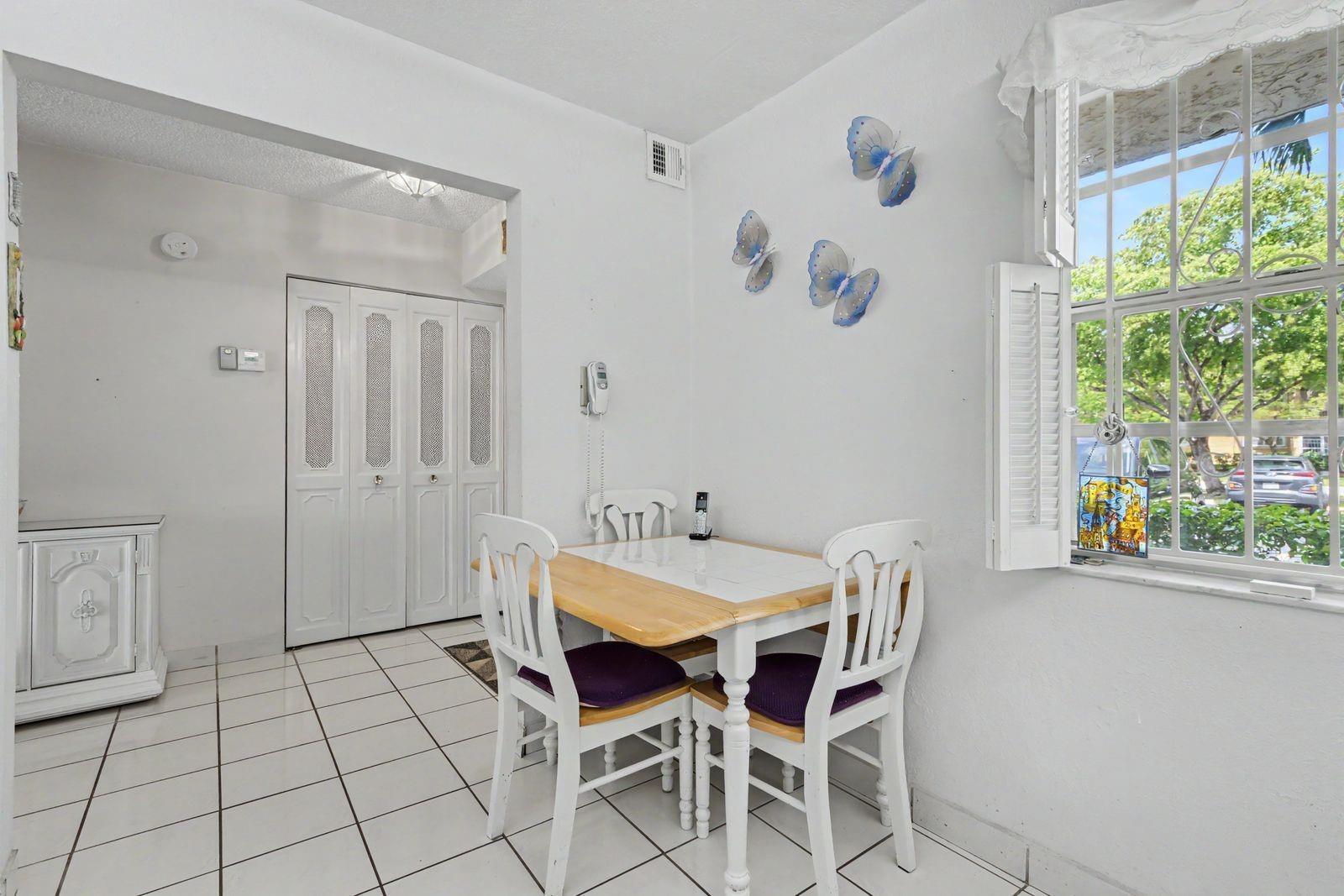 MEADOWBROOK LAKES CONDO - Residential