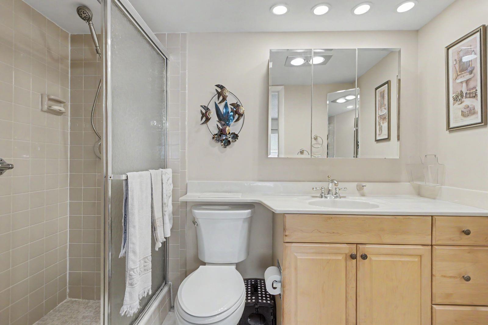 MEADOWBROOK LAKES CONDO - Residential