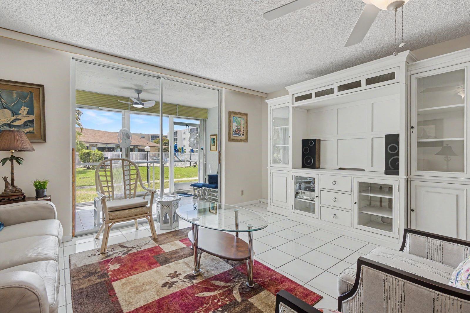 MEADOWBROOK LAKES CONDO - Residential