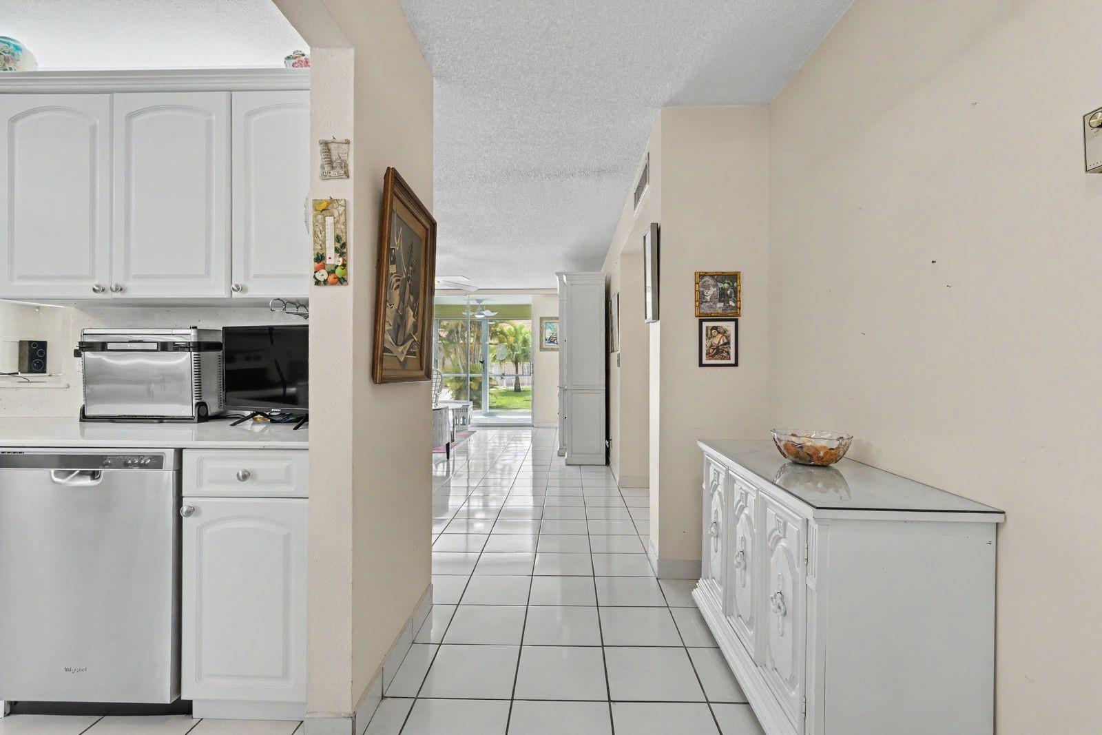 MEADOWBROOK LAKES CONDO - Residential