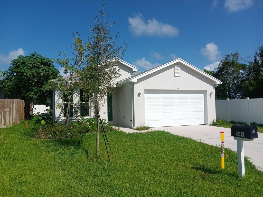 Photo of 341 SW Oak Alley, Delray Beach, FL 33444 (MLS # F10401790)