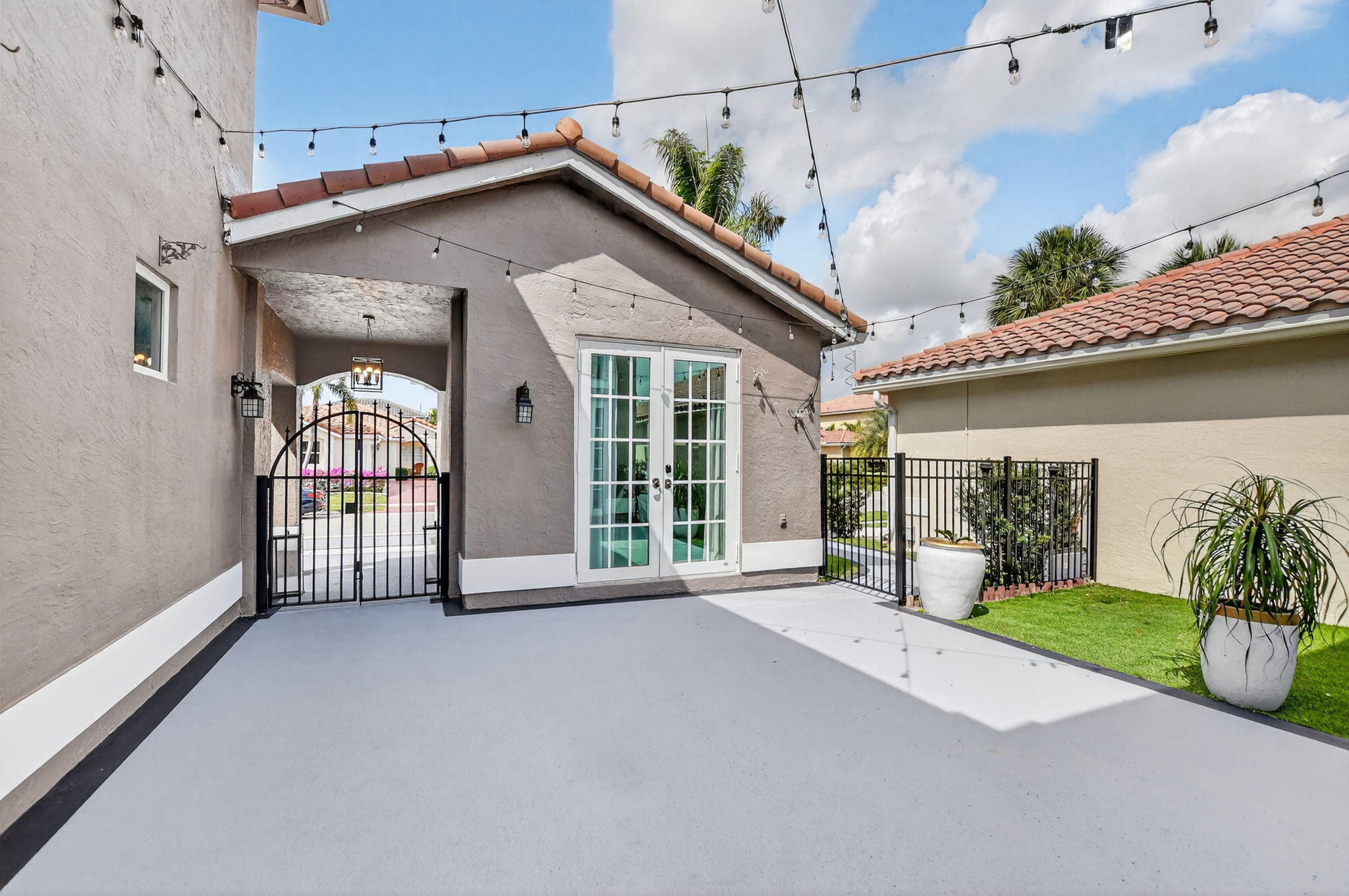 HARBOUR SPRINGS AT MISSION BAY - Residential