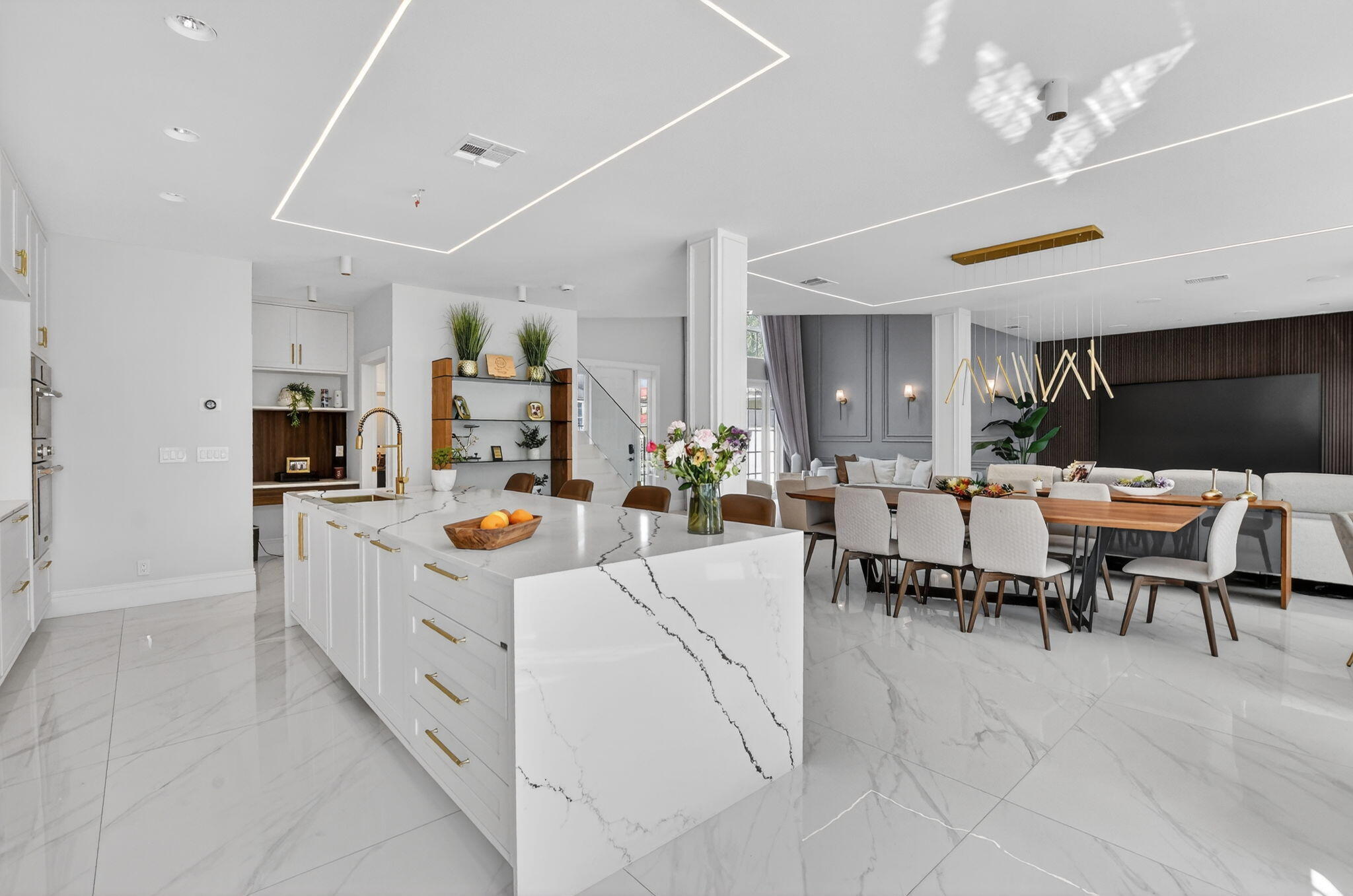 HARBOUR SPRINGS AT MISSION BAY - Residential