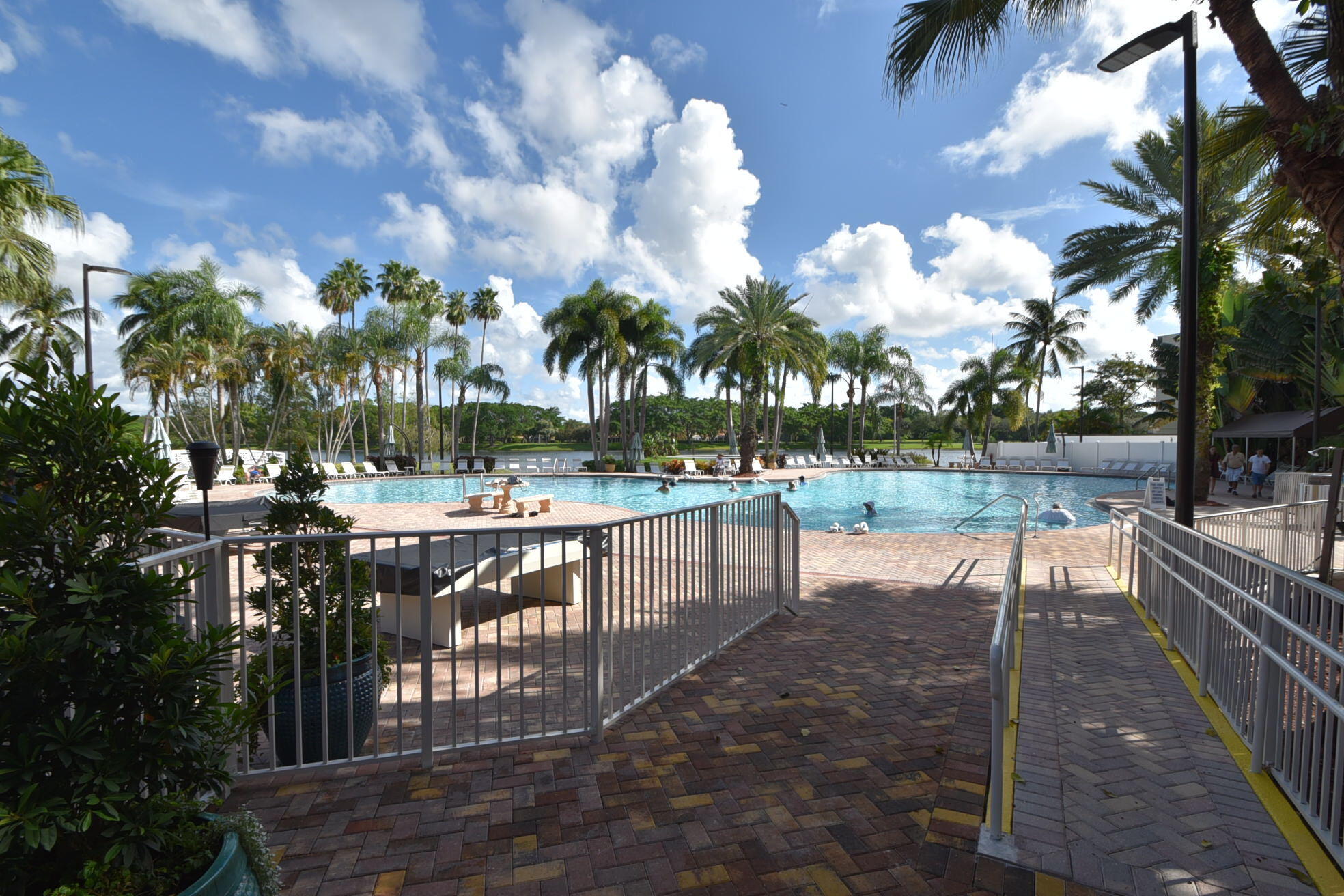 HARBOUR SPRINGS AT MISSION BAY - Residential