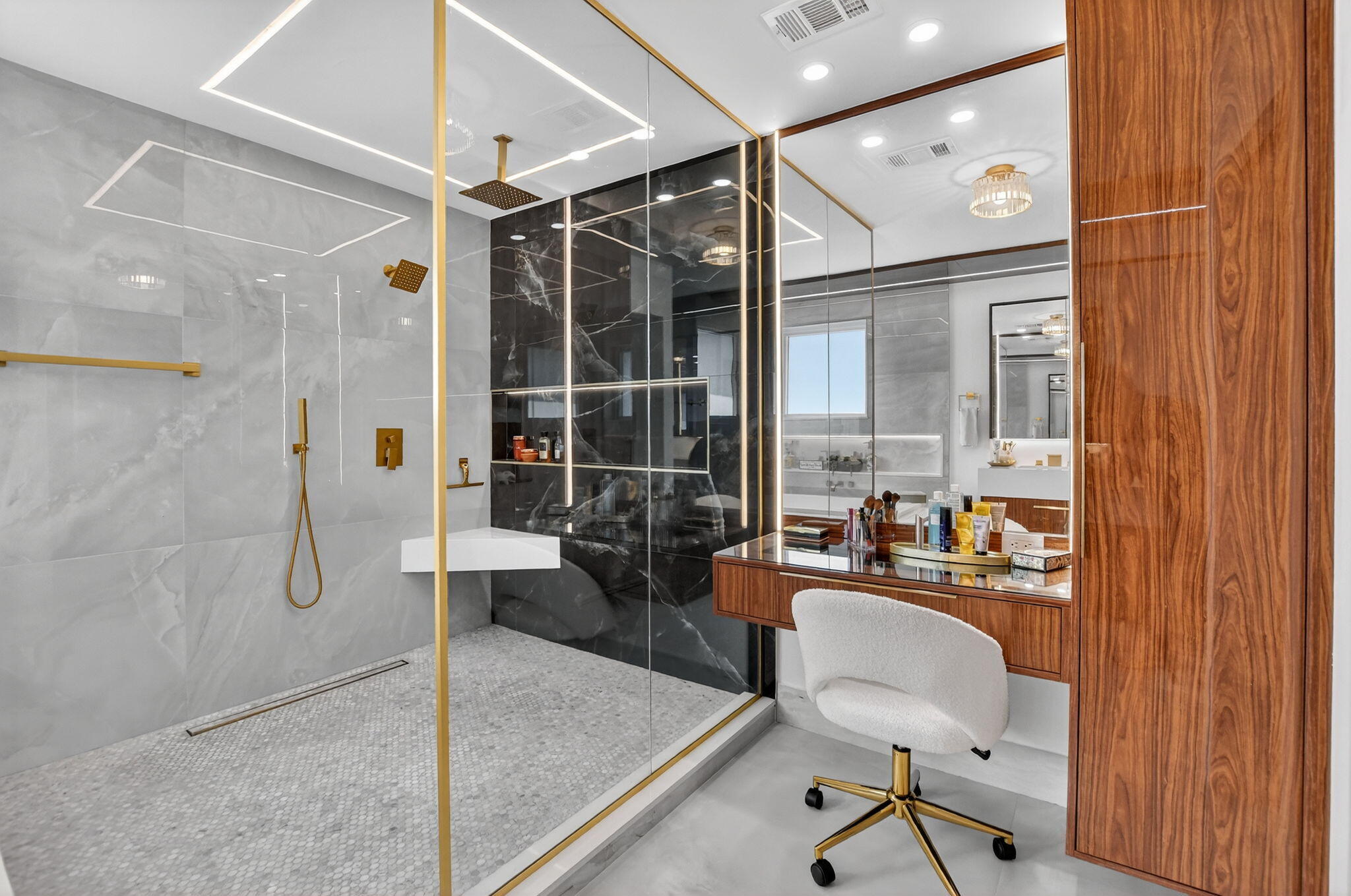 HARBOUR SPRINGS AT MISSION BAY - Residential