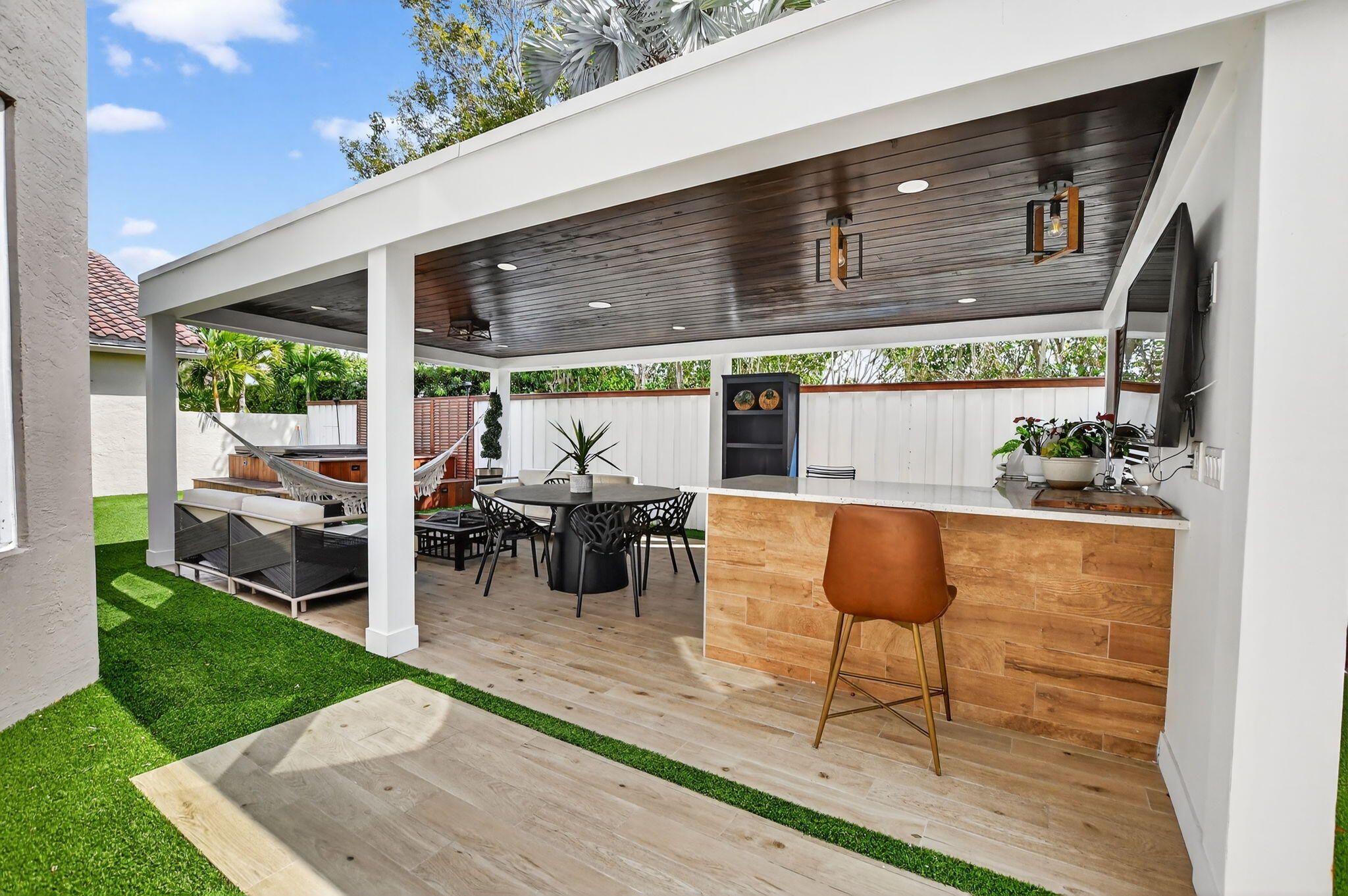 HARBOUR SPRINGS AT MISSION BAY - Residential