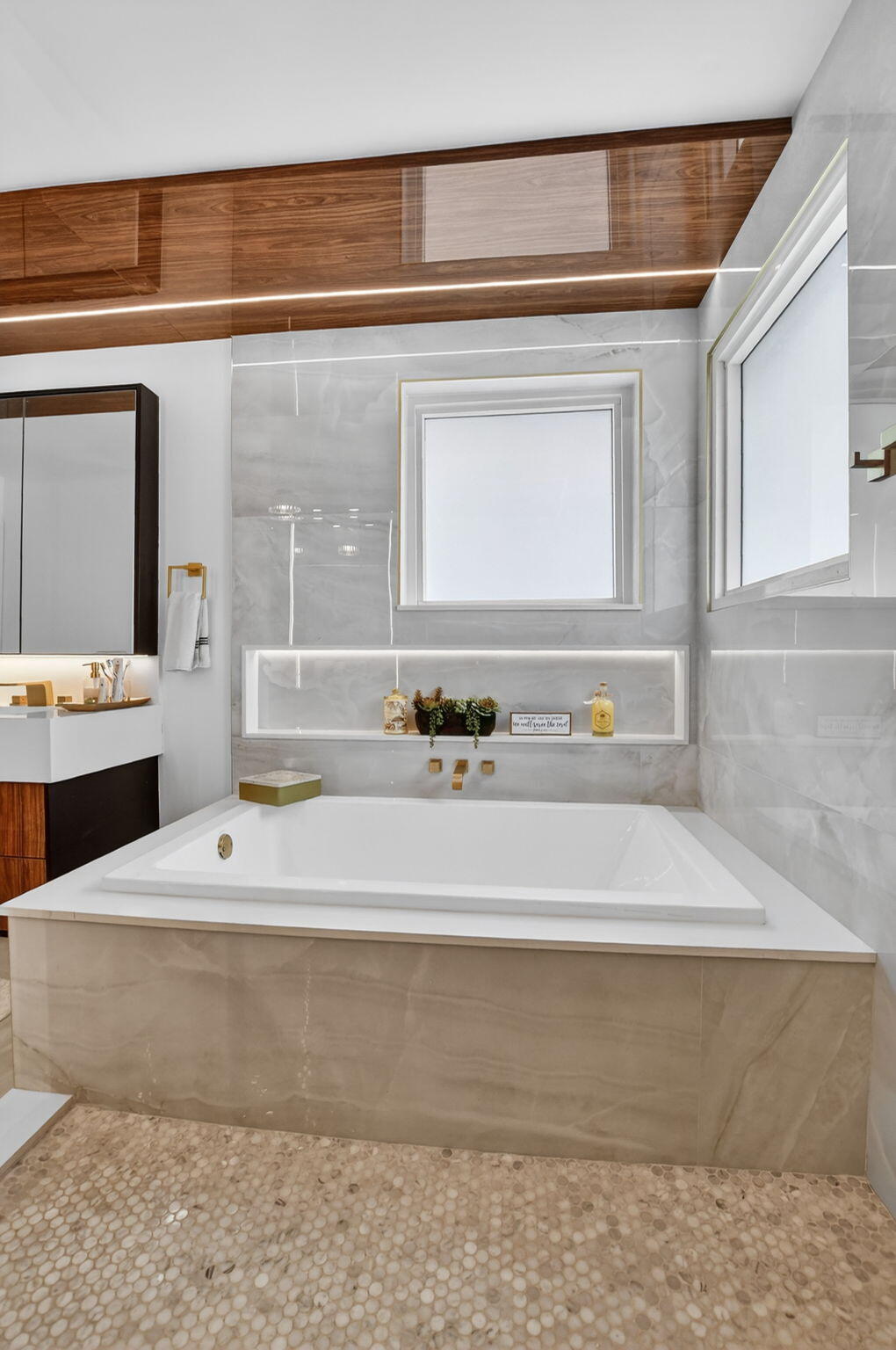 HARBOUR SPRINGS AT MISSION BAY - Residential