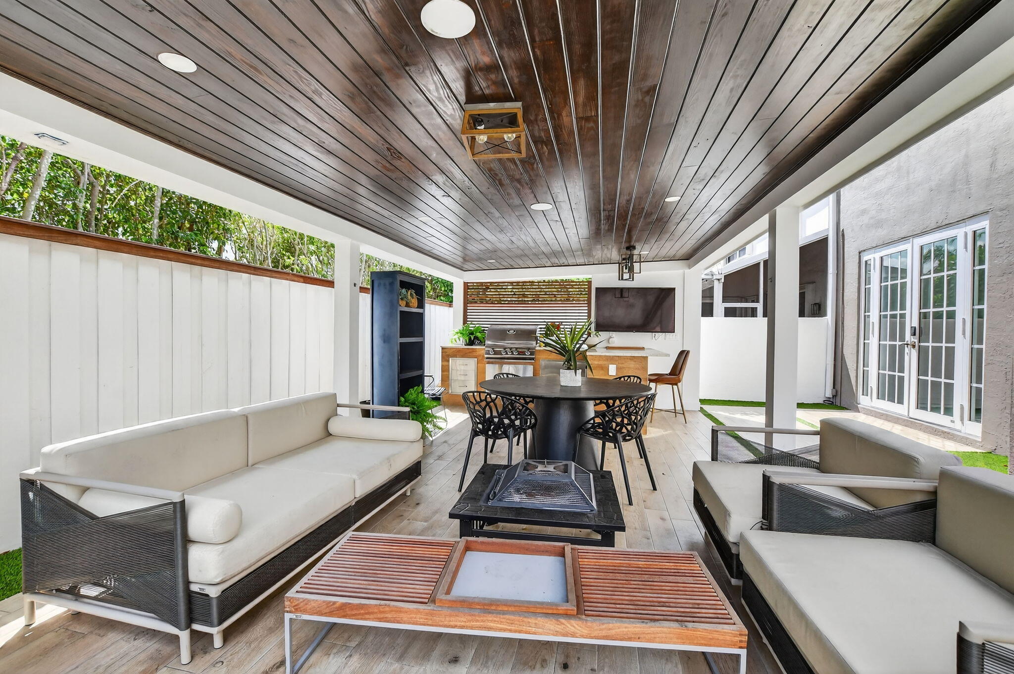 HARBOUR SPRINGS AT MISSION BAY - Residential