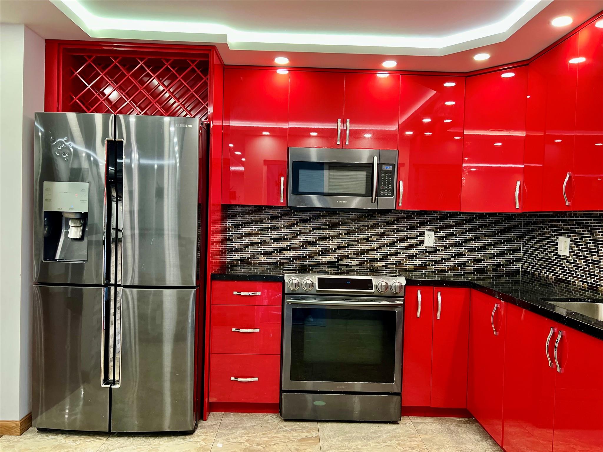 Absolutely unique, gorgeous apartment for rent in heart of Hallandale Beach!
Tasteful interior design, high quality renovation, modern open kitchen with stainless still appliances and granite countertops will impress you from the first steps on this apartment. Just minutes away from Hallandale Beach blvd, shopping plazas, beaches, gulf stream, Aventura Mall. Community offers great amenities as pool, bbq area and club house. Don't miss the opportunity to make this charming property your home!