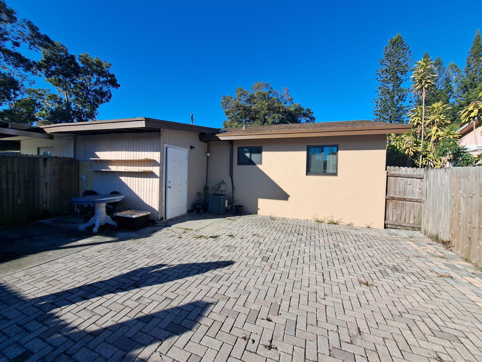 280 Caroline Avenue