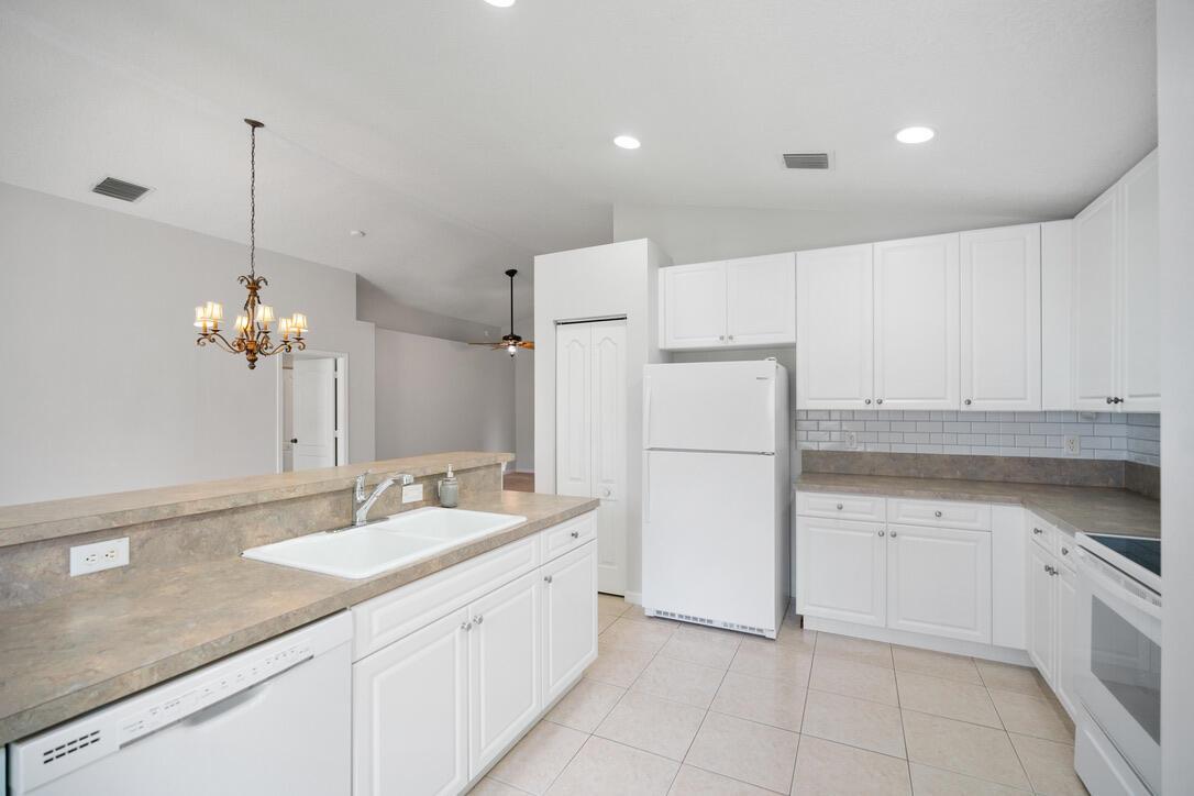 8998 SW Bonneville Drive