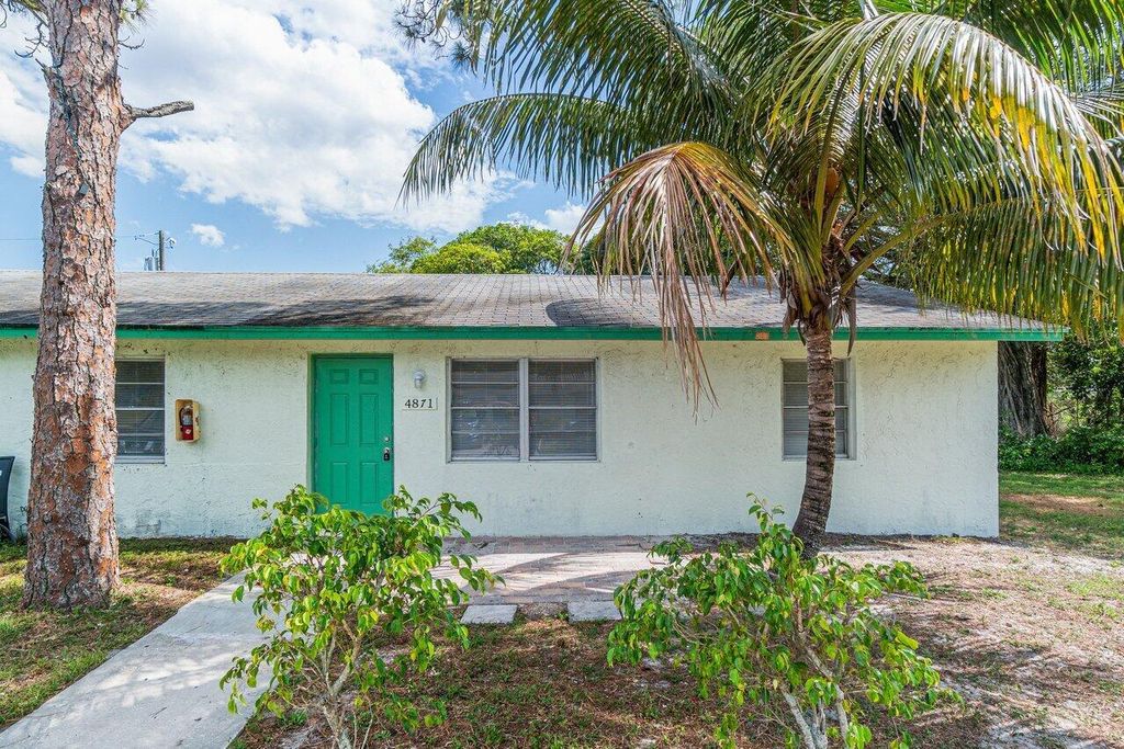 Photo of 4871 Gulfstream Road, Lake Worth, FL 33461 (MLS # R10987448)