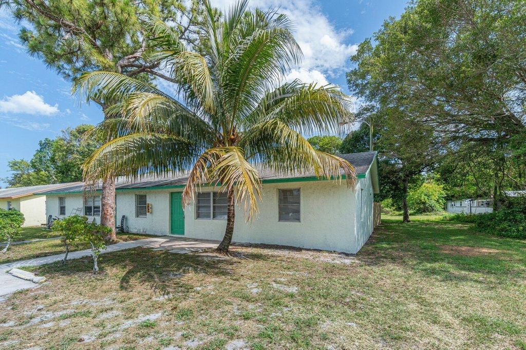 Photo of 4871 Gulfstream Road, Lake Worth, FL 33461 (MLS # R10987448)