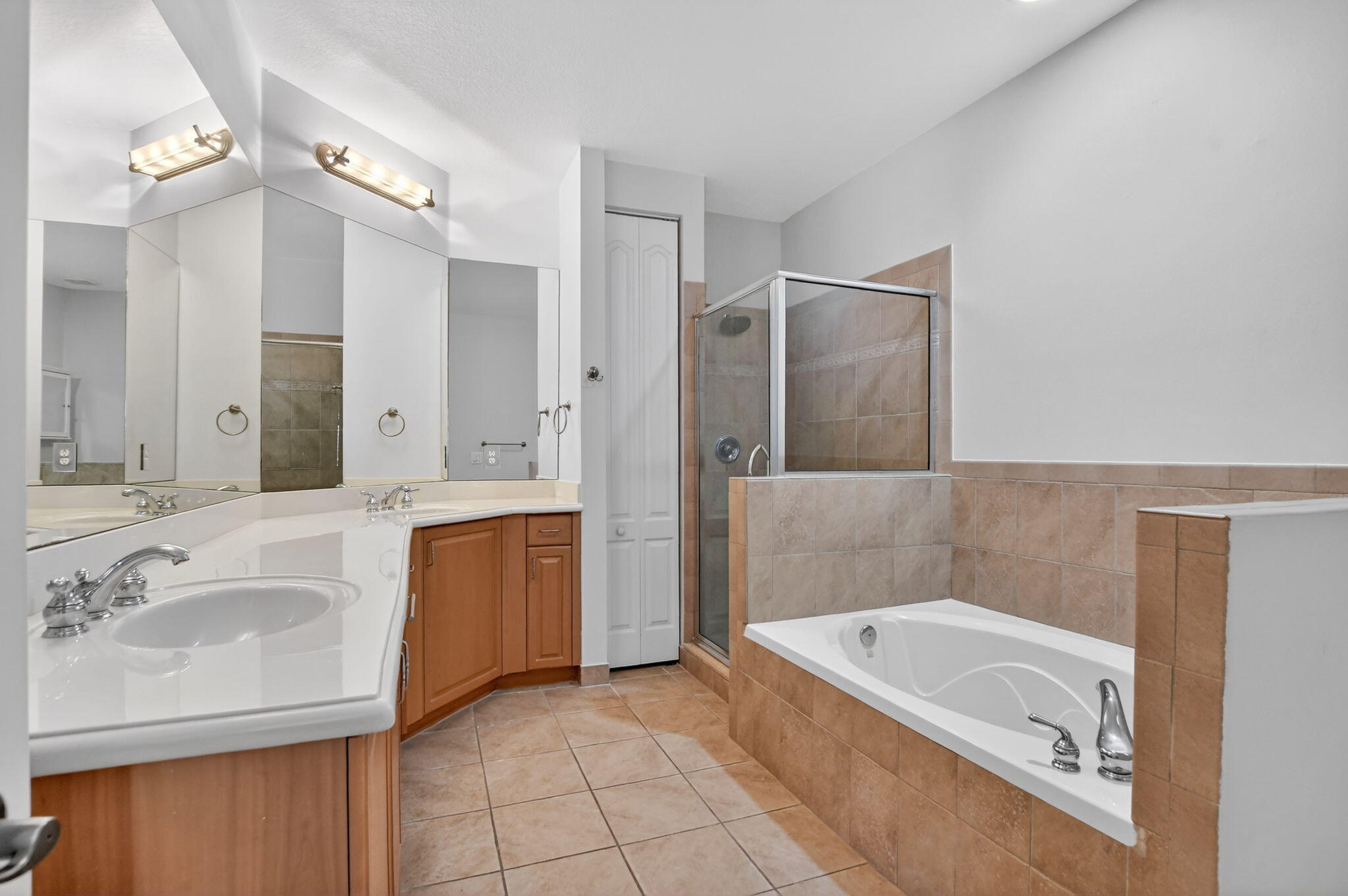 MURANO BAY - Residential