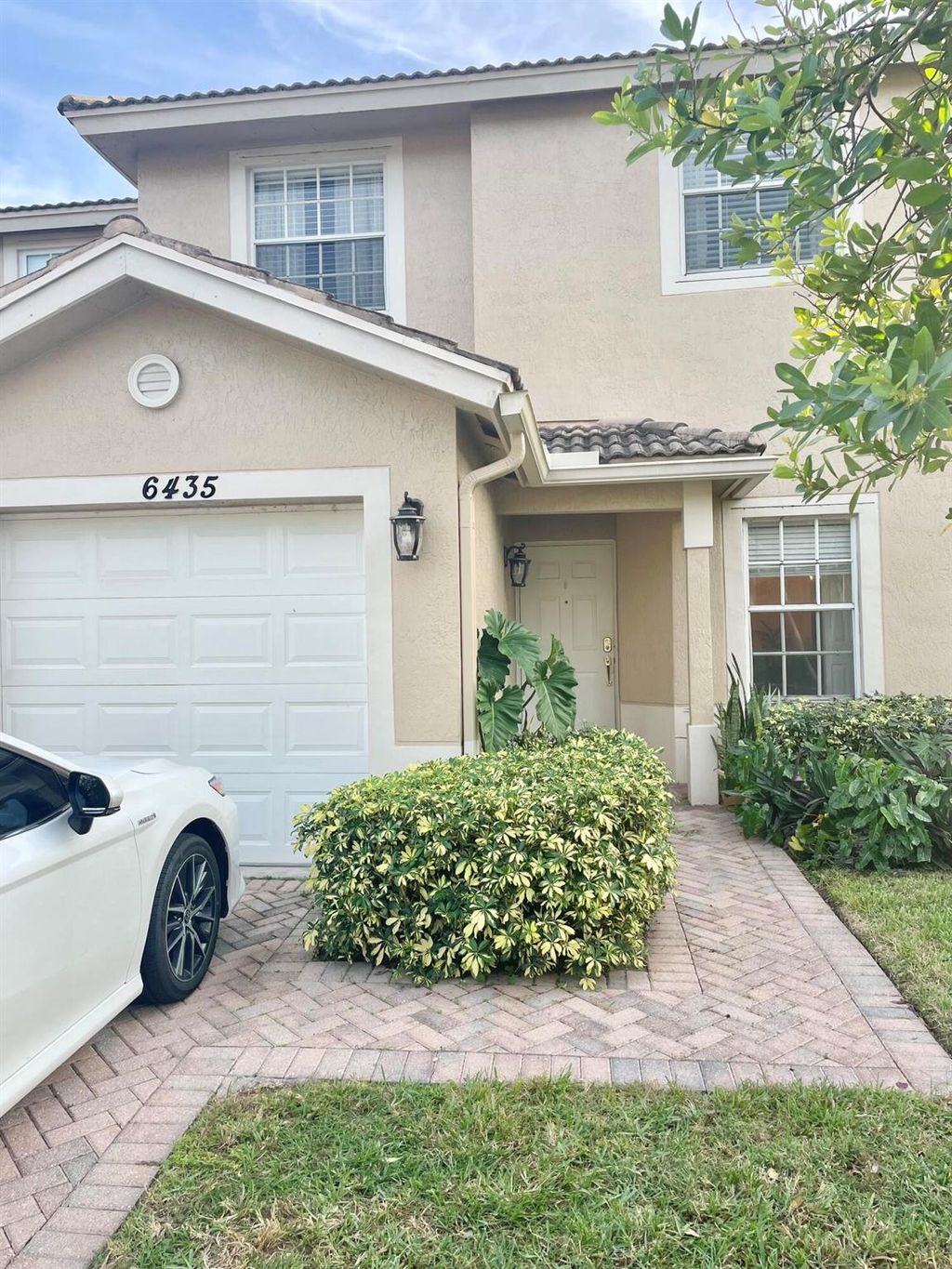 Photo of 6435 Park Lake Circle Circle, Boynton Beach, FL 33437 (MLS # R10934175)