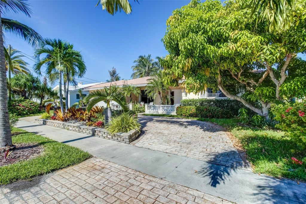 Photo of 6331 NE 20th Ter, Fort Lauderdale, FL 33308 (MLS # F10425578)