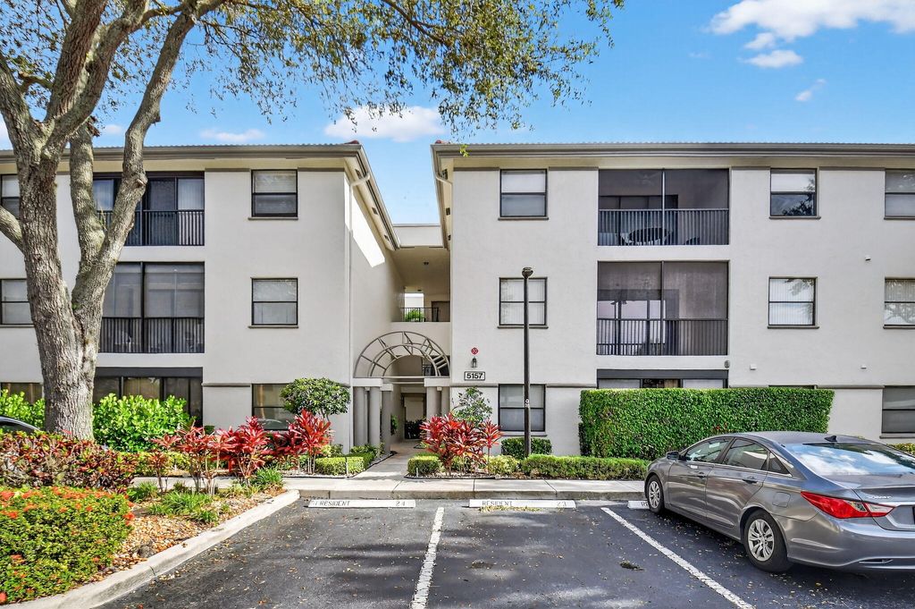 Photo of 5157 Floria Way #F, Boynton Beach, FL 33437 (MLS # R11110539)