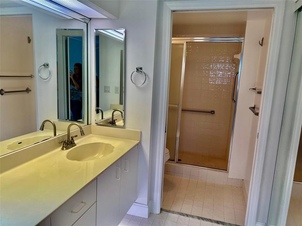 KINGS POINT - Residential Lease