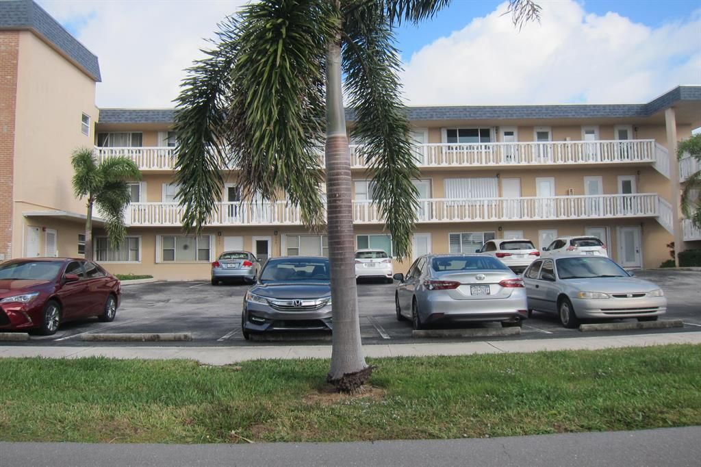 Photo of 131 Doolen Court #303, North Palm Beach, FL 33408 (MLS # R10884390)