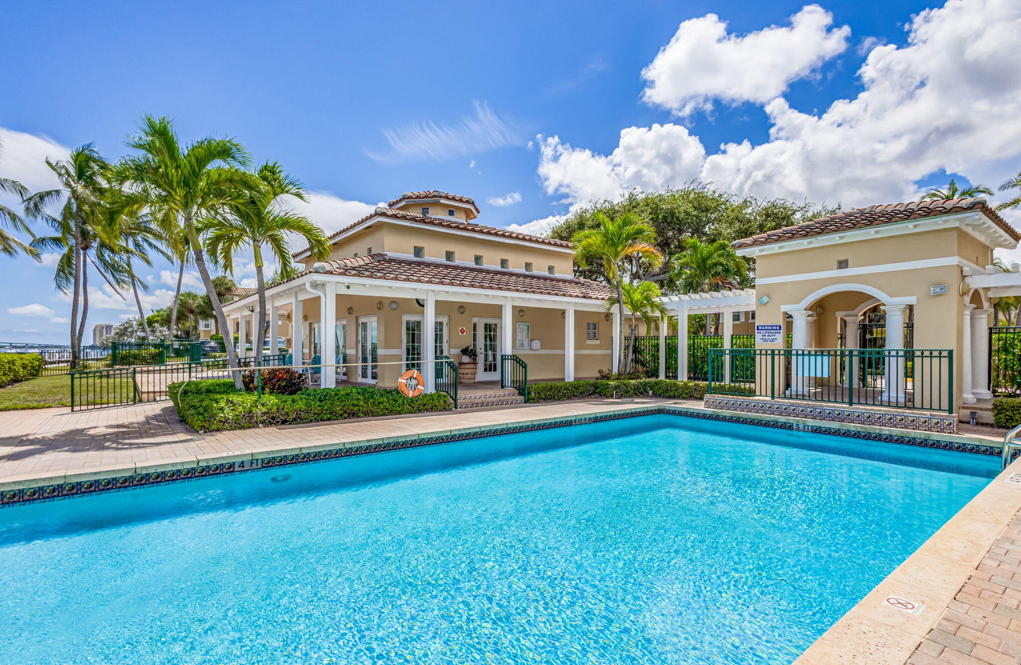 BAY REACH CONDO - Residential