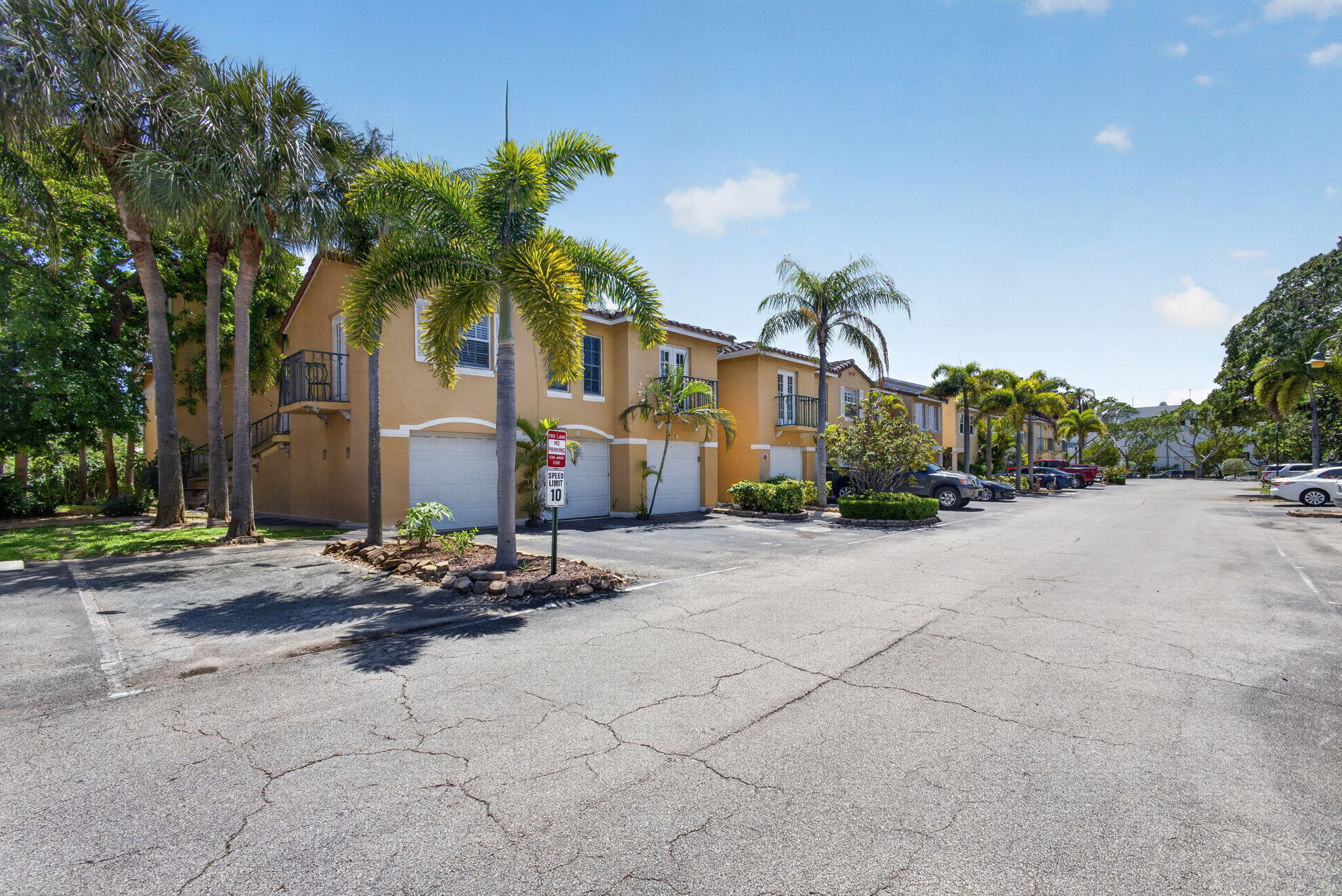 BAY REACH CONDO - Residential