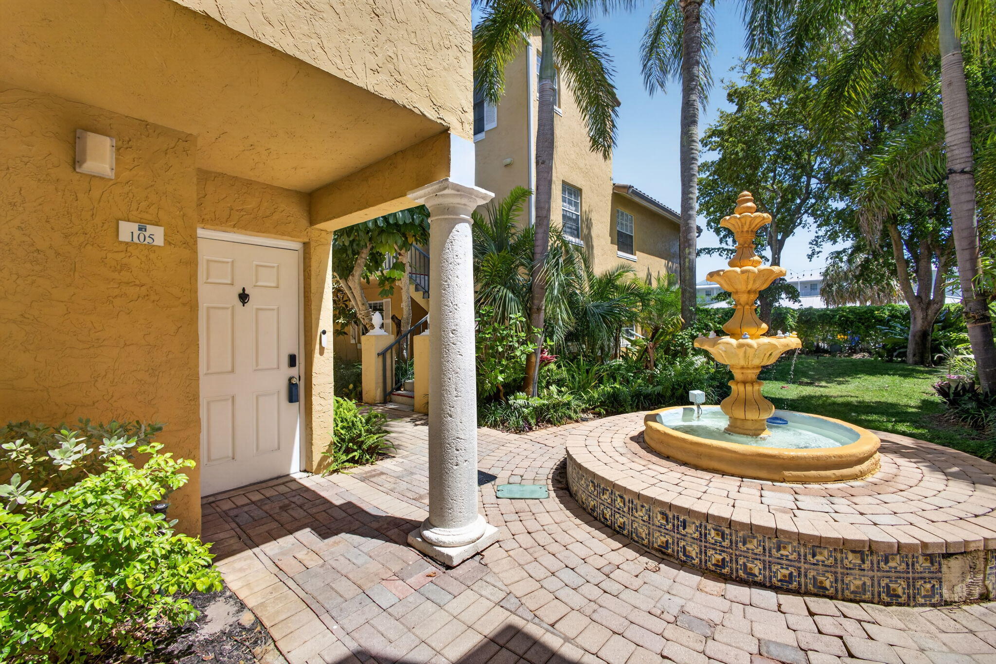 BAY REACH CONDO - Residential