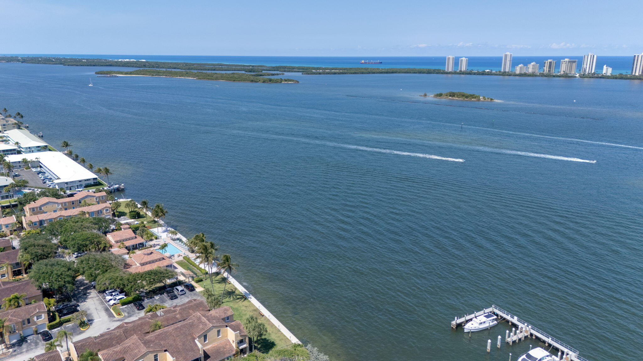BAY REACH CONDO - Residential