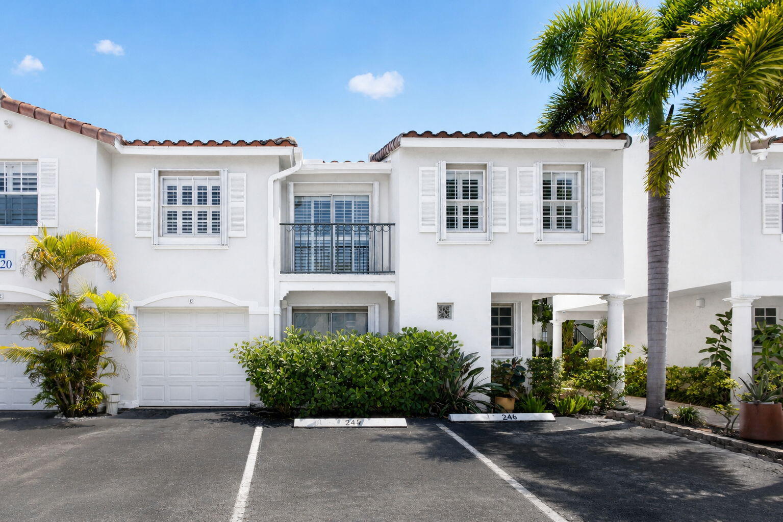 BAY REACH CONDO - Residential