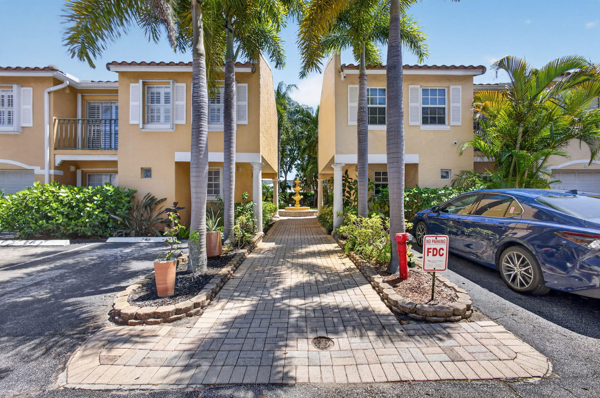BAY REACH CONDO - Residential